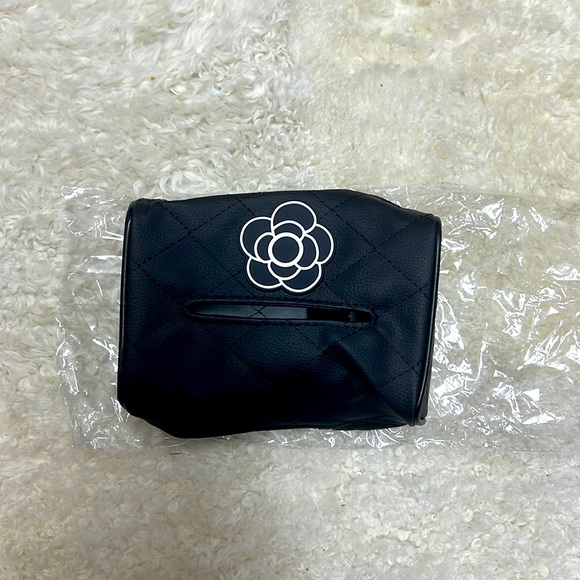 New - Camellia Leather Car Tissue Box PU - Picture 2 of 4